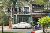 Quảng Ngãi: Đi làm vài ngày về bị chiếm luôn căn nhà