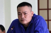 Đang là bị án, nói 'quen biết rộng' để lừa đảo nên án chồng án