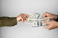 Cho vay lấy lời, có được thỏa thuận lãi phạt chậm trả?