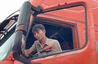 Đề xuất các phương án xóa điểm mù đối với xe tải, xe container