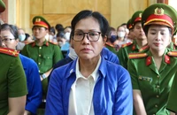 Sáng nay, cựu tổng giám đốc SJC Lê Thúy Hằng cùng đồng phạm hầu tòa
