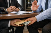 Chủ doanh nghiệp hối lộ quan chức tiền tỉ để đưa thực phẩm chức năng giả ra thị trường