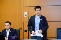 Để xây dựng nền công vụ liêm chính, cần sớm cải cách lương cán bộ, công chức