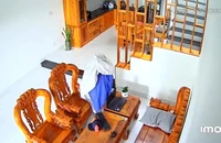 Kẻ trộm lấy chăn trùm lên đầu để 'che mắt' camera