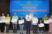 Hộ nghèo, người khuyết tật ở Đà Nẵng vui mừng nhận quyết định thuê nhà ở xã hội