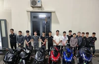 30 thanh thiếu niên cầm hung khí đuổi đánh nhau trên đường ở Đà Nẵng