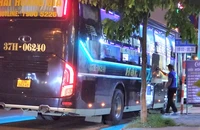 Đà Nẵng 'nở rộ' bến cóc công khai bán vé, đón khách dọc đường
