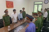 Hai cán bộ Chi cục Quản lý đất đai ở Quảng Nam bị bắt