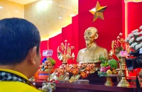 Đoàn công tác chúc Tết ở đảo Cồn Cỏ, Lý Sơn dâng hương Chủ tịch Hồ Chí Minh