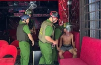 Người đi xe máy thả 2 tay, nằm ngửa trên yên ở Đà Nẵng đã 5 lần chữa bệnh tâm thần