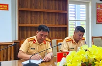 CSGT thu thập thông tin xử lý xe khách, xe điện du lịch vi phạm ở Hội An