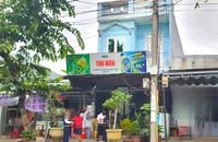 Vụ ‘đi ăn giỗ về bị chiếm nhà’: Chủ nhà đã được cấp sổ hồng nhưng nhà vẫn bị chiếm