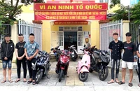 Nhìn thấy giống người thách thức, nhóm thanh niên tấn công làm nạn nhân mù vĩnh viễn