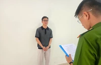 Lấy hình ảnh nhạy cảm của người yêu cũ để... làm bậy