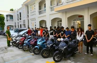 Triệu tập 20 thanh thiếu niên tụ tập gây rối, livestream trên đường phố