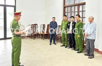 Cầm đao chém người trong quán bi-a khiến nhiều người bỏ chạy