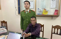 Dùng súng AK để cướp tài sản của người đi đãi vàng