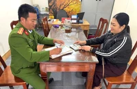Nhờ người nhà rút 100 triệu tiền mặt để trả lại người chuyển nhầm