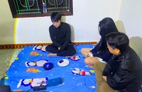 Đột kích căn nhà ở Đồng Hới, công an phát hiện nhóm nam nữ đang 'phê' ma túy