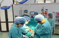 Vỡ thai ngoài tử cung, sản phụ thoát ‘cửa tử’ khi 2 điều dưỡng kịp thời hiến máu