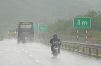 Đi xe máy phượt từ Hà Nội vào Lâm Đồng nhưng lạc vào cao tốc