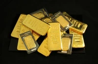 Lãi suất tiếp tục đè nén giá vàng