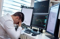 Giá trị giao dịch chứng khoán bùng nổ 