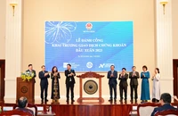 Ngày càng nhiều cá nhân đổ tiền chơi chứng khoán