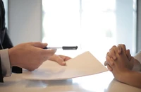 Những chiêu trò của đại lý bảo hiểm nhân thọ khiến người mua mất thêm tiền