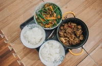 Ăn cơm mỗi ngày, chuyện gì xảy ra?