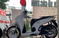 Giá vàng tăng mạnh, một cây vàng có đủ mua xe máy Honda SH?