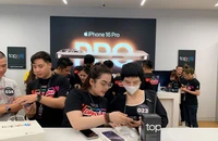Lý do người tiêu dùng Việt chi tiền tỉ mua iPhone lúc nửa đêm