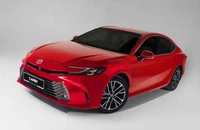 Người tiêu dùng phải bỏ cả tỉ đồng để mua chiếc ô tô Toyota này