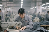 Sau tuyên bố của ông Trump, giá cổ phiếu dệt may Việt biến động đầy bất ngờ