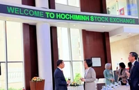 Vì sao hôm nay chứng khoán giảm điểm mạnh nhưng tiền vẫn vào hàng tỉ USD?