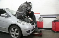 Xe ô tô chạy xăng E10 thường xuyên, chuyện gì xảy ra?