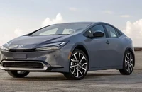 Chiếc ô tô Toyota này vừa gặp lỗi tự mở cửa khi đang chạy