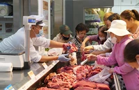 Hàng hóa, dịch vụ thiết yếu dự báo sẽ không tăng đột biến trong thời gian tới. Ảnh: TÚ UYÊN