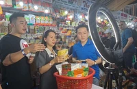 100 người có tầm ảnh hưởng livestream bán hoa, sản phẩm phục vụ Tết 2024