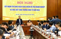 Khó khăn từ bối cảnh kinh tế thế giới đã trực tiếp tác động đến cầu tín dụng trong nước. Ảnh: MINH TRÚC