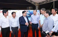 Thủ tướng đi thị sát hiện trường dự án cao tốc Hòa Bình - Mộc Châu