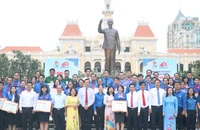 TP.HCM tuyên dương 61 gương cán bộ, công chức, viên chức trẻ, giỏi, thân thiện