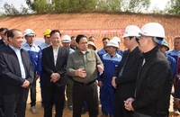 Thủ tướng đi kiểm tra, đôn đốc dự án cao tốc