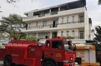 Cháy cửa hàng khăn giấy ở quận 8, khói bốc cao hàng chục mét