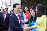 Chủ tịch nước Võ Văn Thưởng thăm Đại sứ quán và cộng đồng người Việt tại Anh