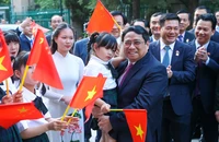 Thủ tướng thăm Đại sứ quán, gặp gỡ cộng đồng người Việt tại Trung Quốc