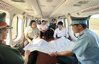 Thủ tướng thị sát tình hình sạt lở ven biển vùng Đồng bằng sông Cửu Long