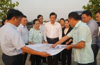 Chủ tịch HĐND TP.HCM Nguyễn Thị Lệ cùng các sở, ngành liên quan đi khảo sát ranh mốc đường vành đai 3, địa phận TP Thủ Đức vào tháng 3-2023.