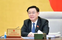 Chủ tịch Quốc hội: Giá nhập khẩu nguyên liệu cao, người dân phải mua thuốc đắt