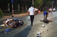 Va chạm với xe tải có chữ ‘bách hóa xanh’ 1 người trọng thương